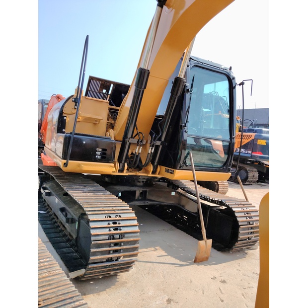 2023 Caterpillar 313D2GC-44136045