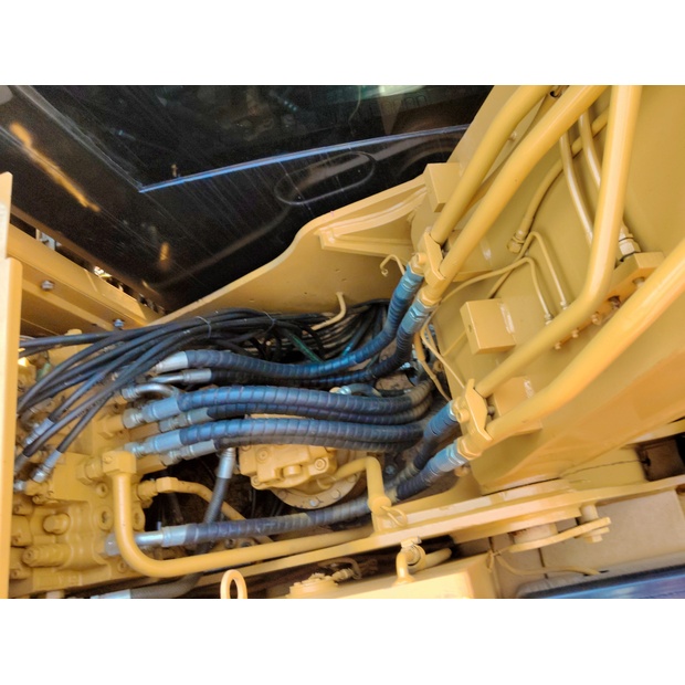 2023 Caterpillar 313D2GC-44136046