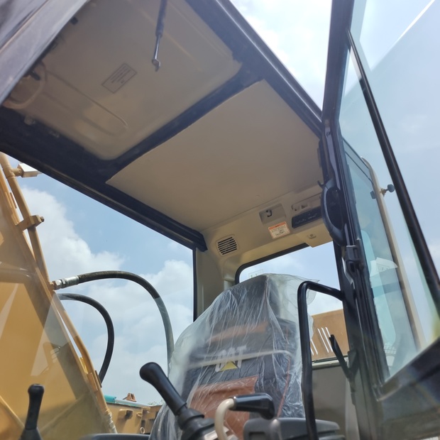 2023 Caterpillar 320CL-44137140