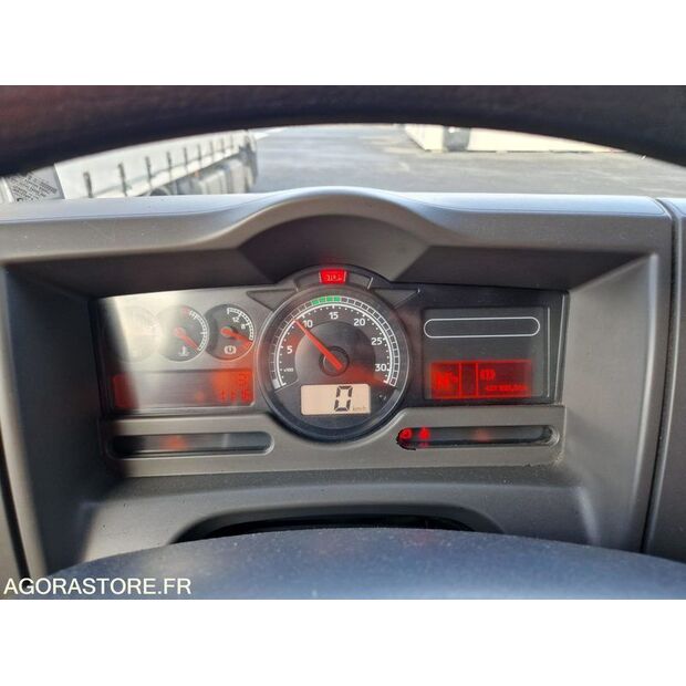 2010 رينو Midlum-44137205