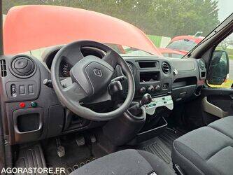 2011-renault-master-1391954-44137251