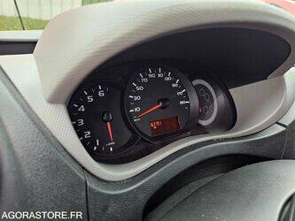 2011-renault-master-1391954-44137253