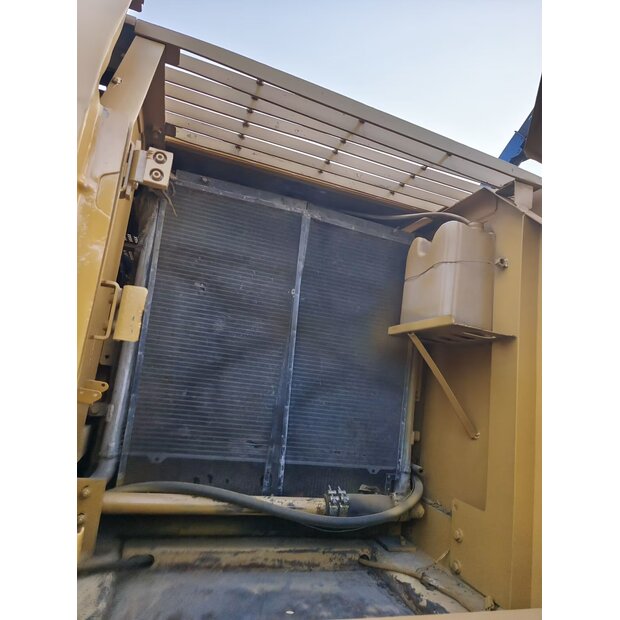 2023 Caterpillar 320C-44137275