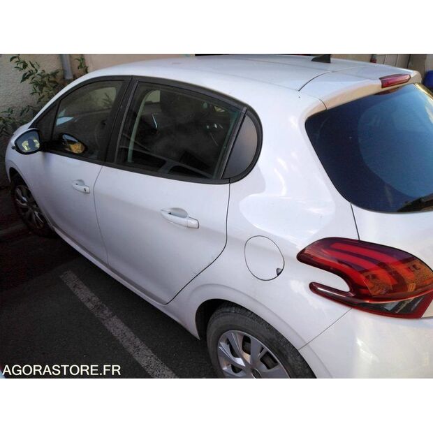 2016 بيجو 208-44137614