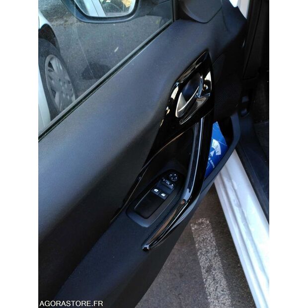 2016 بيجو 208-44137618