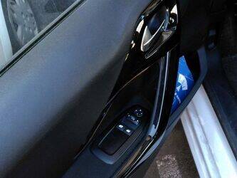 2016-peugeot-208-1391985-44137618