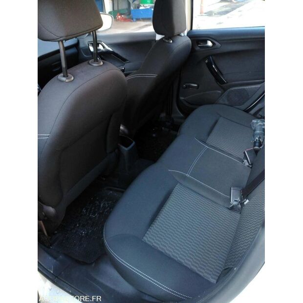 2016 بيجو 208-44137621