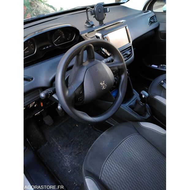 2016 بيجو 208-44137624