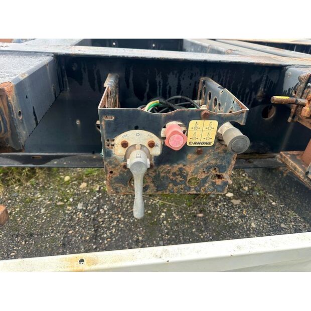 2006 كرون-44137768