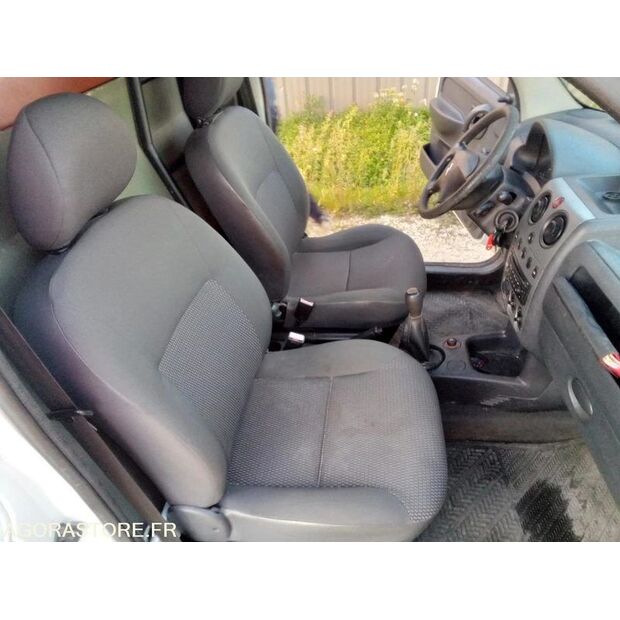 2010 Citroen BERLINGO-44137815