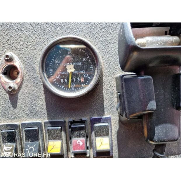 1995 رينو M210-44137881