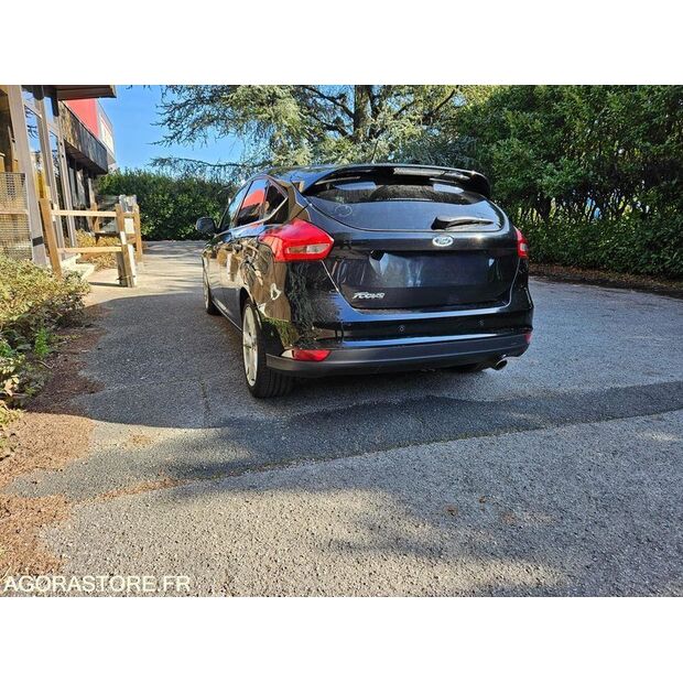 2015 فورد Focus-44138266