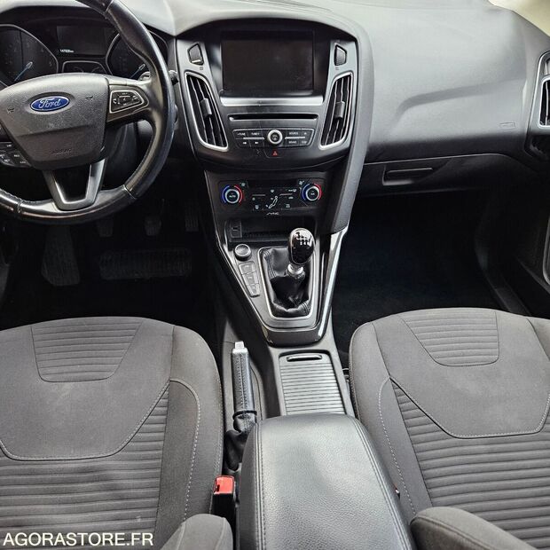 2015 فورد Focus-44138267