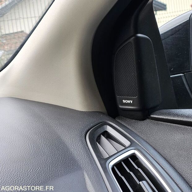 2015 فورد Focus-44138270