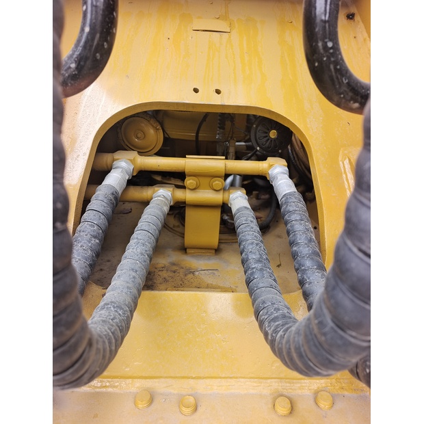 2023 كاتربيلر 323-44138739