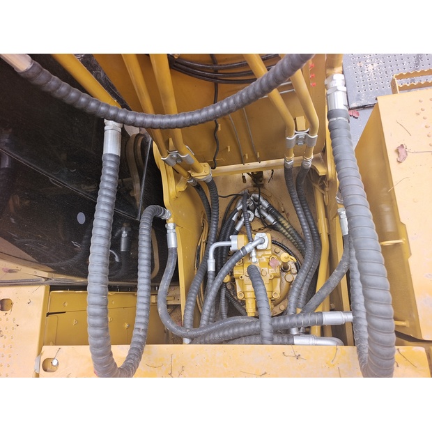 2023 كاتربيلر 323-44138746