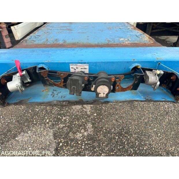 2015 ليسي تريلر-44138757