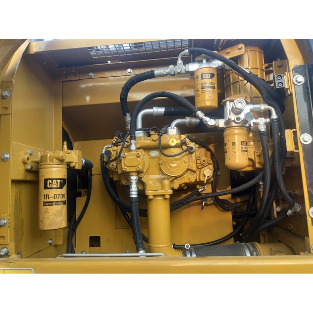 2023 Caterpillar 324D2L-44139935