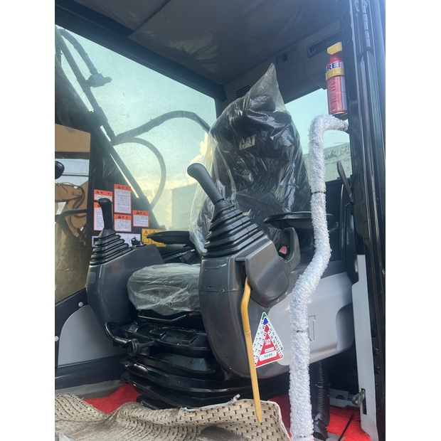 2023 Caterpillar 324D2L-44139939