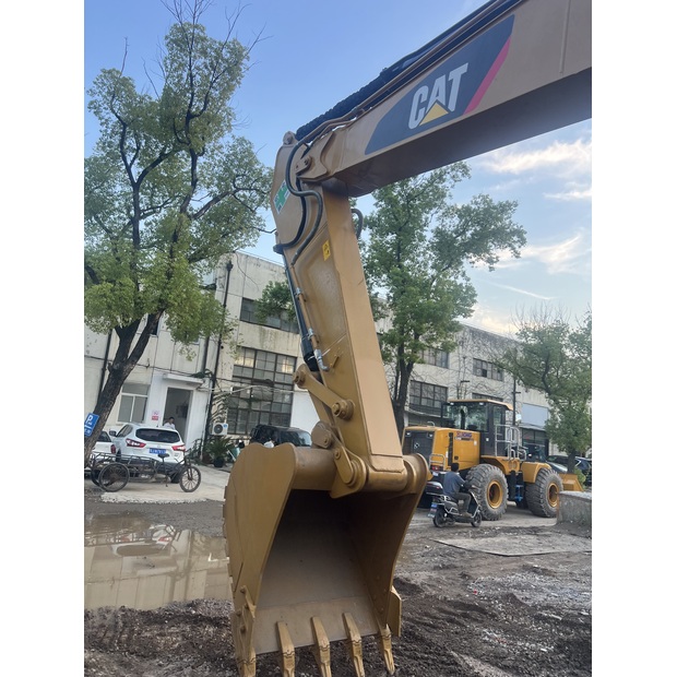 2023 Caterpillar 324D2L-44139940