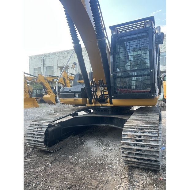 2023 Caterpillar 324D2L-44139941
