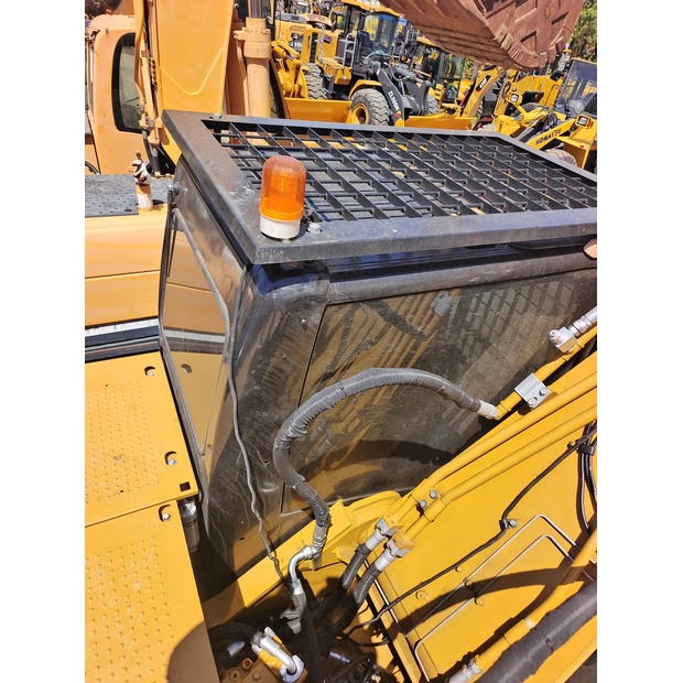 2023 Caterpillar 324D2L-44139943