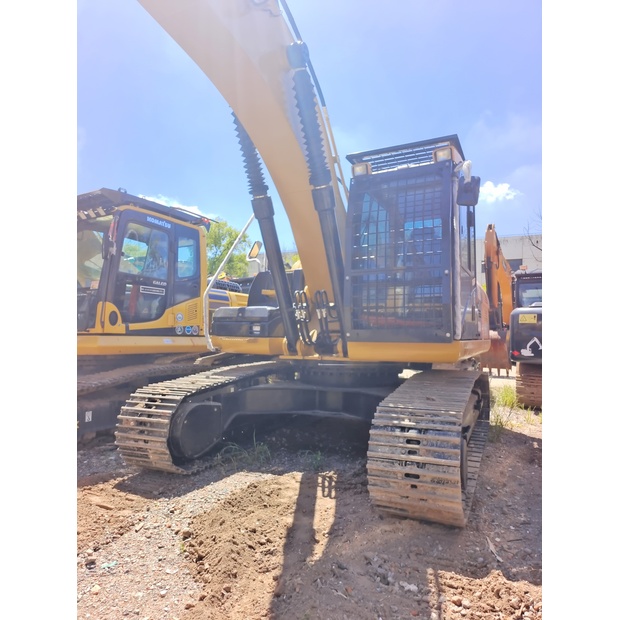 2023 Caterpillar 324D2L-44139946