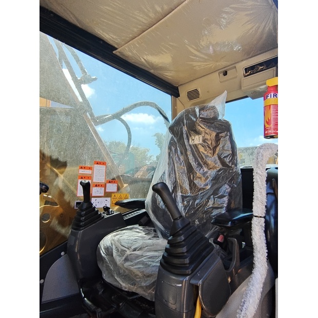 2023 Caterpillar 324D2L-44139953