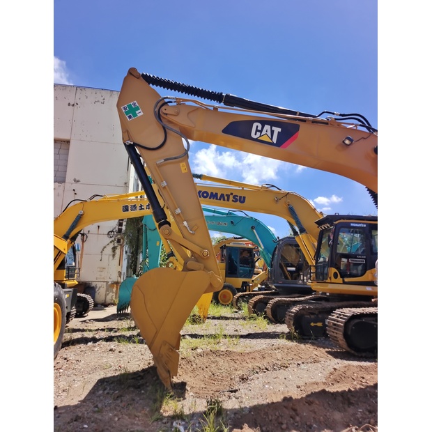 2023 Caterpillar 324D2L-44139954