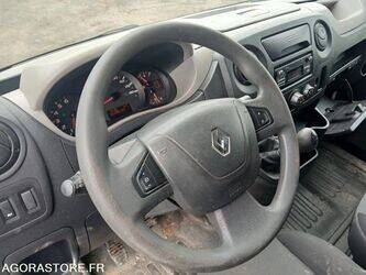 2016-renault-master-1385469-44139993