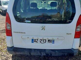 2010-peugeot-partner-1382406-44140056