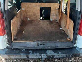 2010-peugeot-partner-1382406-44140057