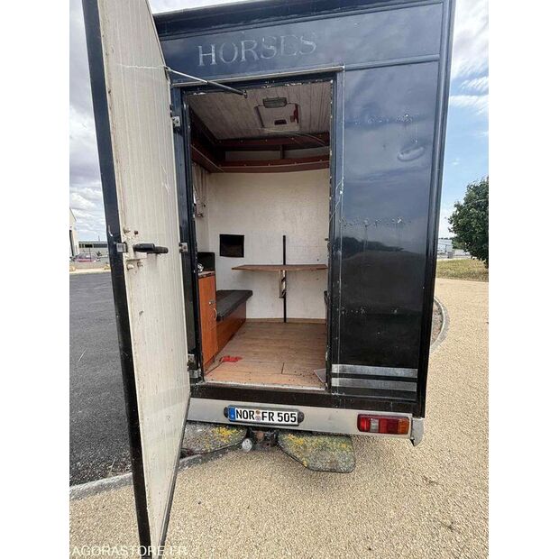 2004 فورد-44140178