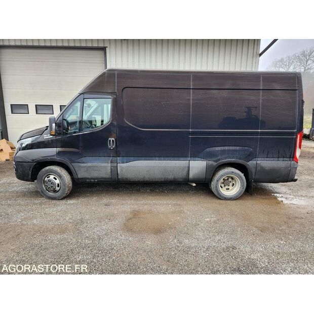 2017 Iveco 35C21-44140182