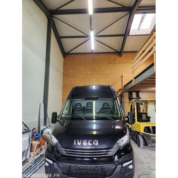 2017 Iveco 35C21-44140184