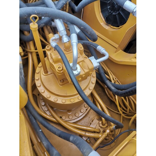 2023 كاتربيلر 336D2L-44140416