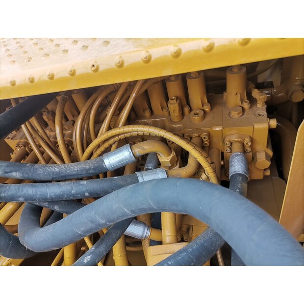 2023 كاتربيلر 336D2L-44140420