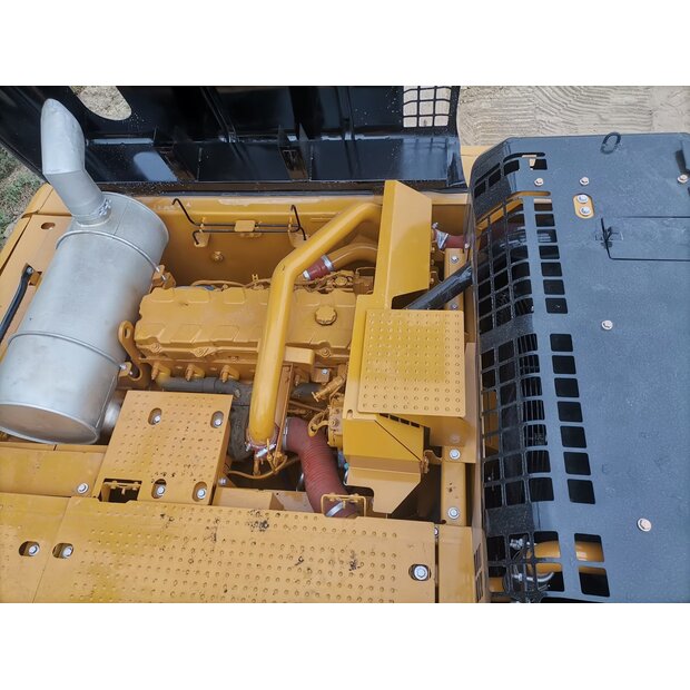 2023 كاتربيلر 336D2L-44140423