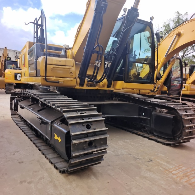 2023 Caterpillar 345D-44140435