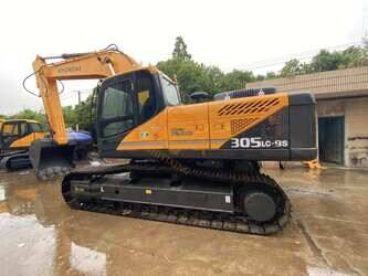 صورة ل حفارات مجنزرة 2024 هيونداي 215-9