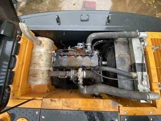 2024-hyundai-215-9-1392128-44140524