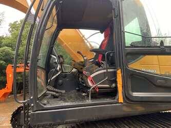 2024-hyundai-215-9-1392128-44140525