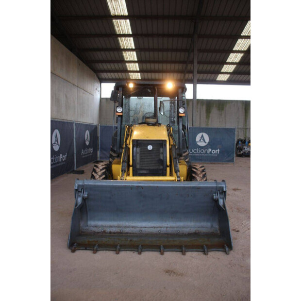 2017 New Holland B80B-44140746