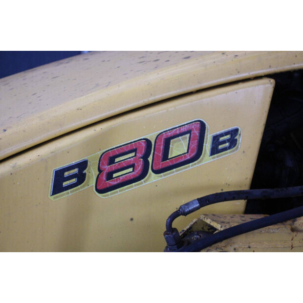 2017 New Holland B80B-44140752