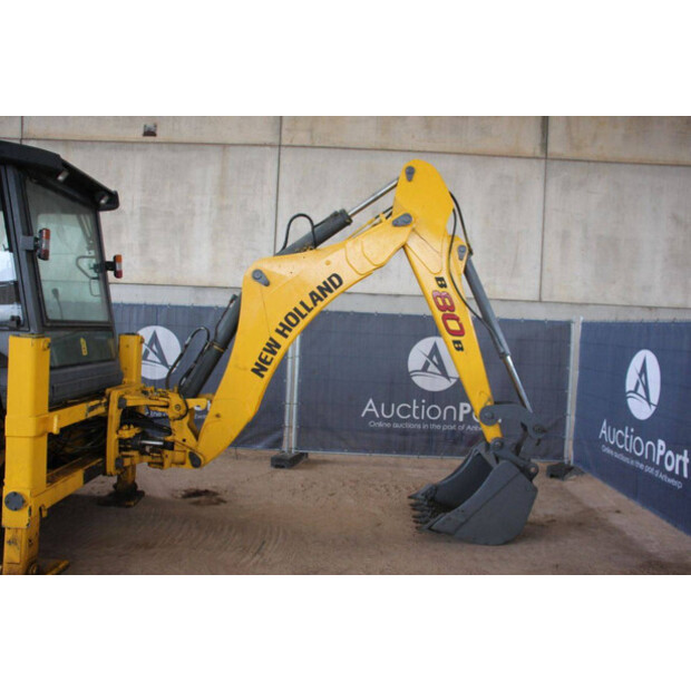 2017 New Holland B80B-44140760