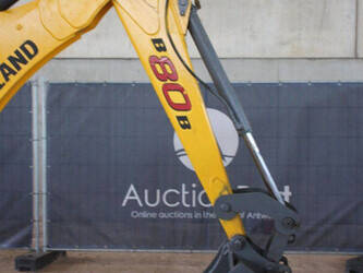 2017-new-holland-b80b-44140762