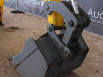 2017-new-holland-b80b-44140766