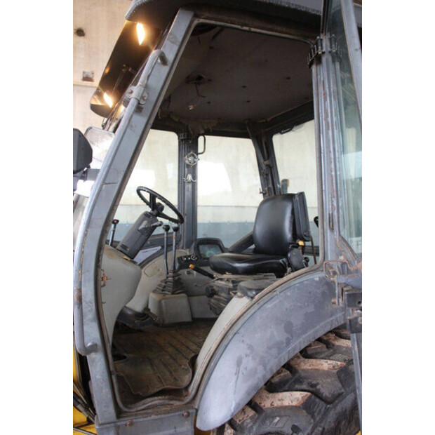 2017 New Holland B80B-44140772