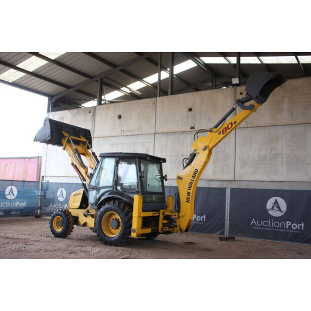 2017 New Holland B80B-44140786