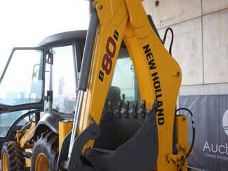 2017-new-holland-b80b-44140791